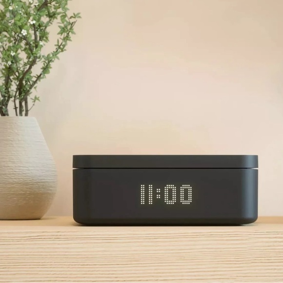 KEEP Intelligent Storage - Smart Biometric Lockbox Ai Technology - Retail $499 - Picture 1 of 6